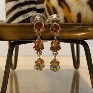 NWOT VTG sparkly dangle earrings. Colored rhinestones in amber, citrine tones